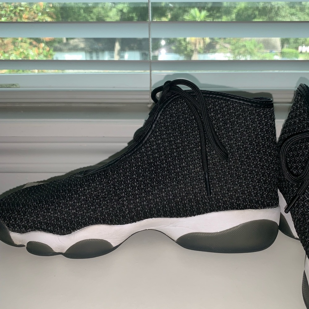 Black Jordan Horizons